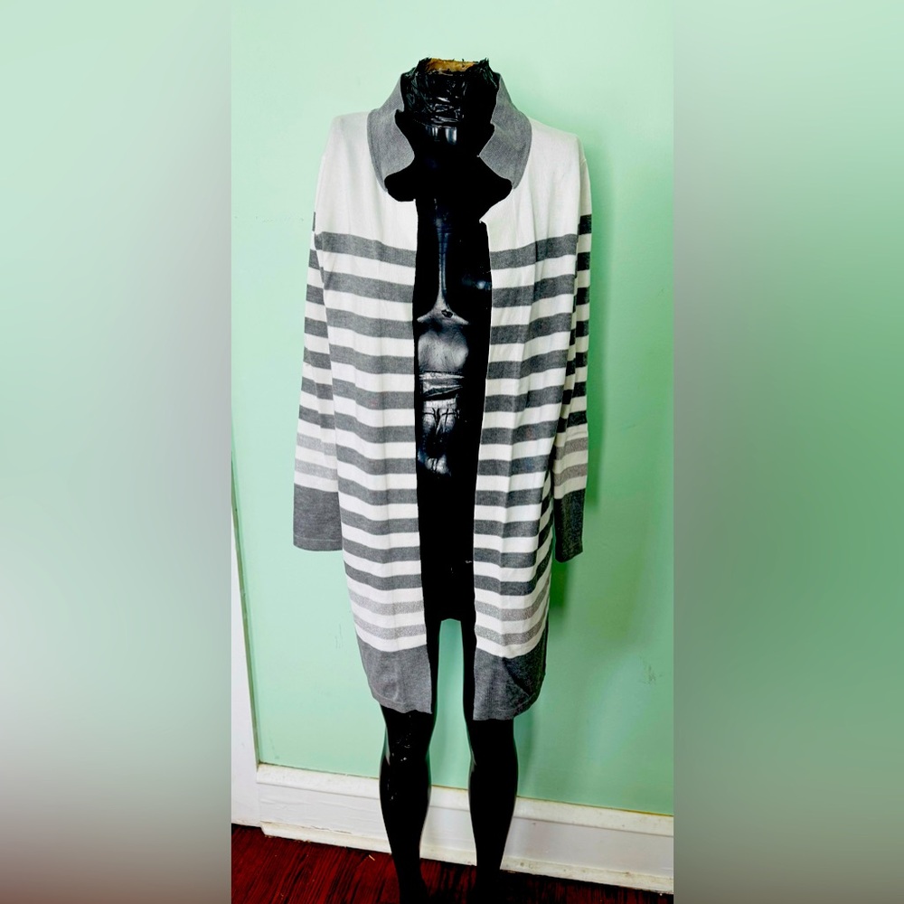 Vila Milano Stripped Cardigan Sz. Medium (NWT)